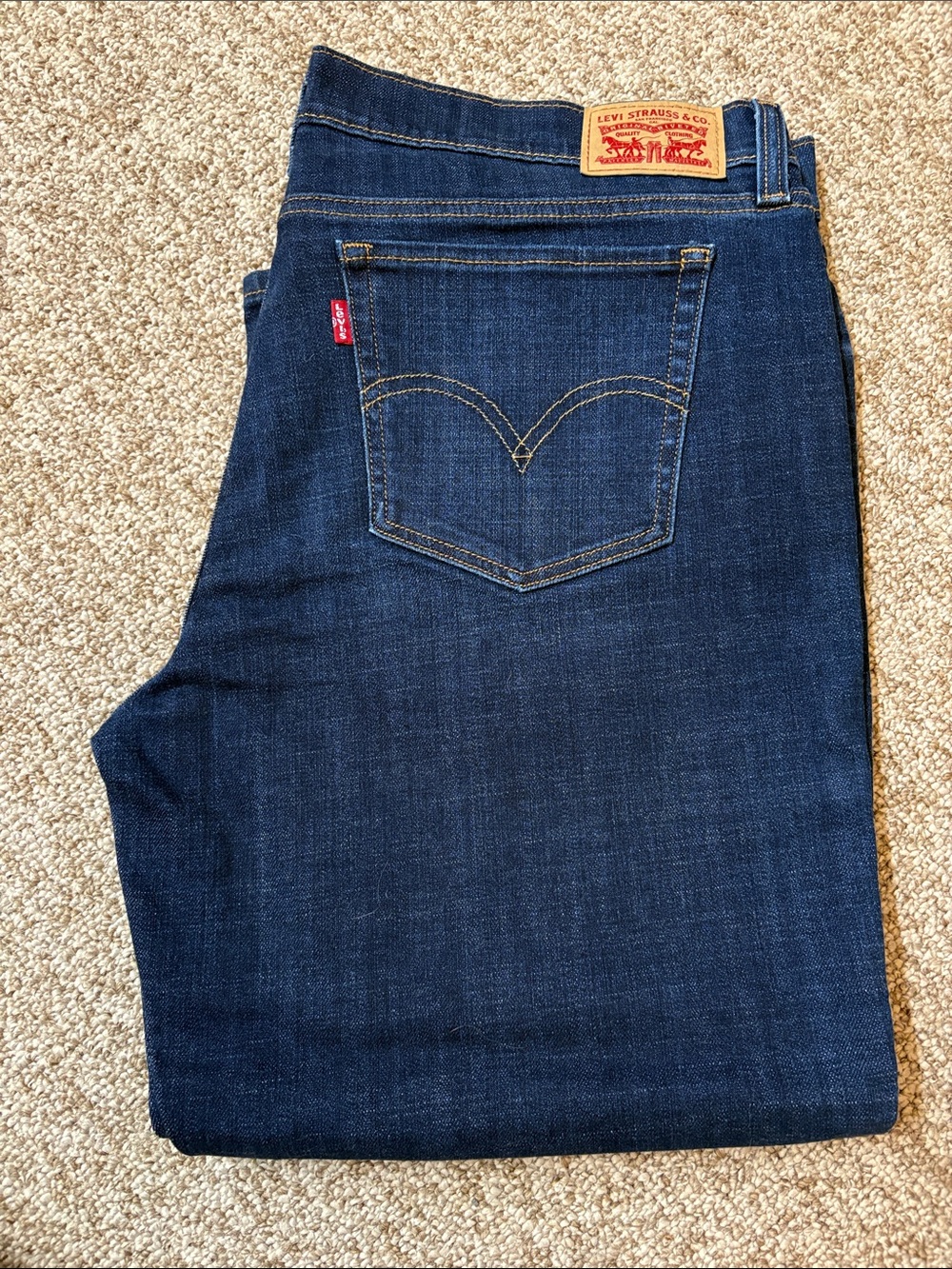 Levi’s cropped jeans
